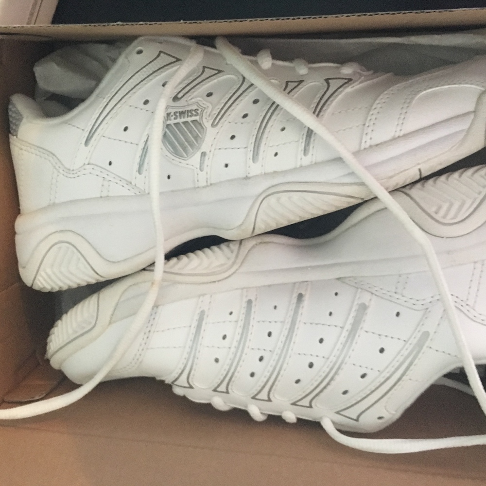 K Swiss Grancourt Tennis Sneakers - Picture 2 of 4